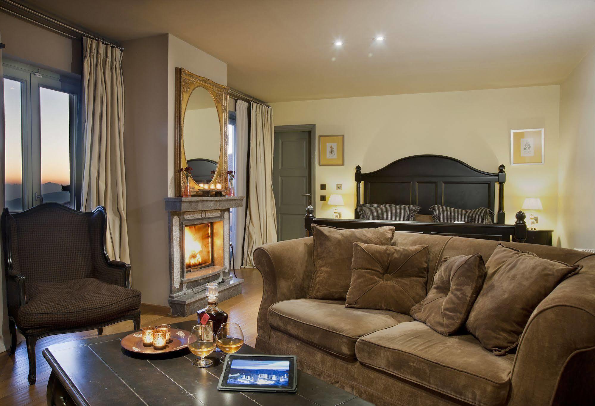 Aegli Arachova Hotel Екстериор снимка